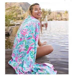 Lilly Pulitzer lounge beach towel 40x72" turquoise oasis golden hour vp.